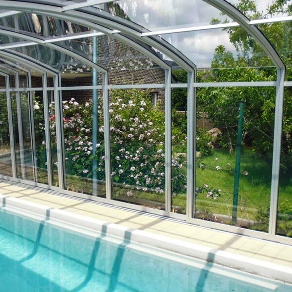 casa-schwimmhalle-mit-wandmontage