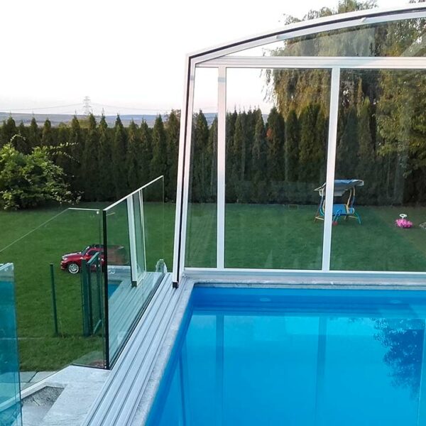 hohe-schwimmbadueberdachung-casa