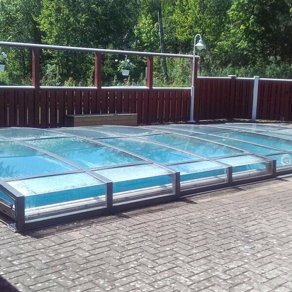 carat-sf-flache-schwimmbadueberdachung