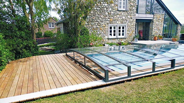 super-flache-poolueberdachung-carat-sf